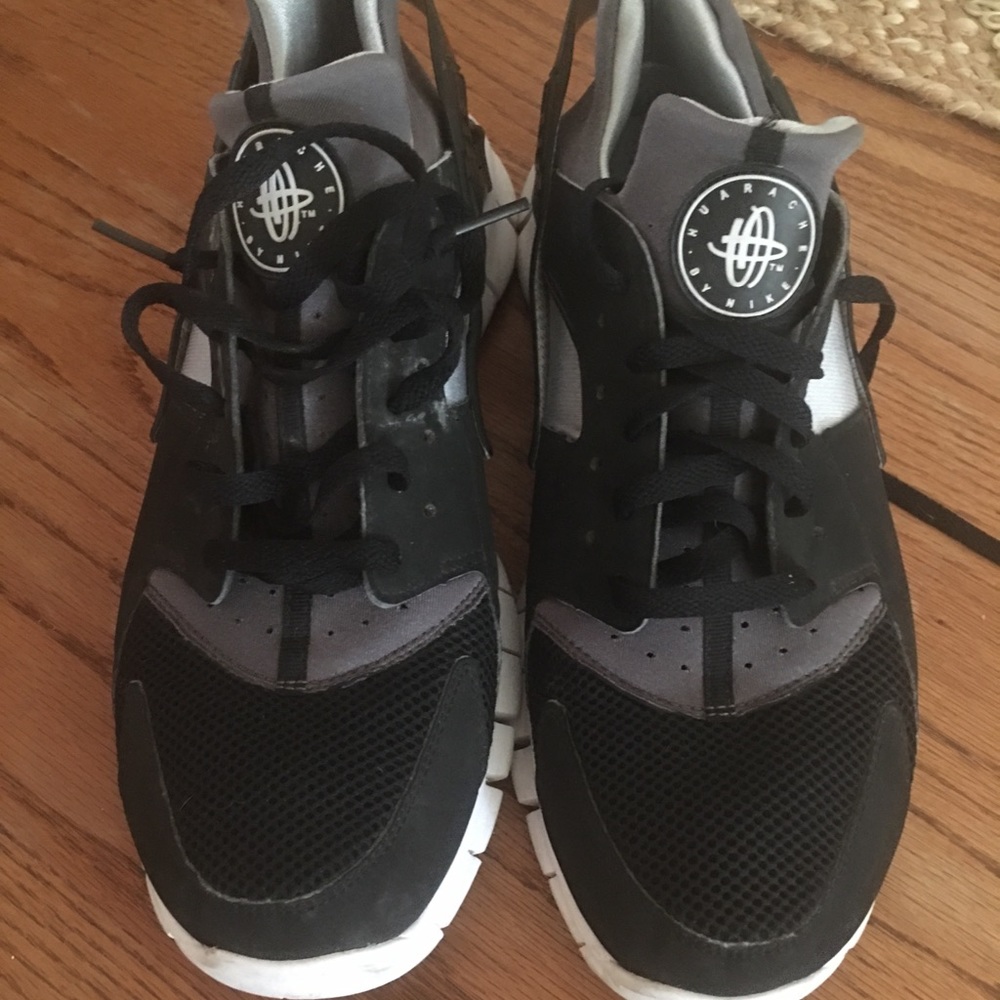 Men’s Nike Huarache size 13
